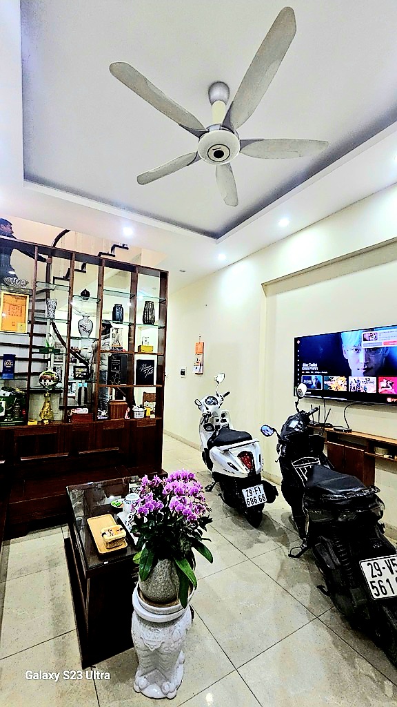 Bán nhà 41m2 Nguyễn Khang, Cầu Giấy, Ngõ nông, 40m ra phố, Dân trí cao, An sinh tốt, Nhà đẹp ở luôn