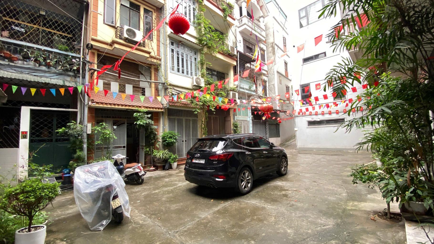 Bán nhà Phạm Văn Đồng, Ngõ rộng thênh thang, Santafe đỗ cửa, 3 bước ra phố, Dân trí cao, 40m2, Chỉ nhỉnh 7 tỷ