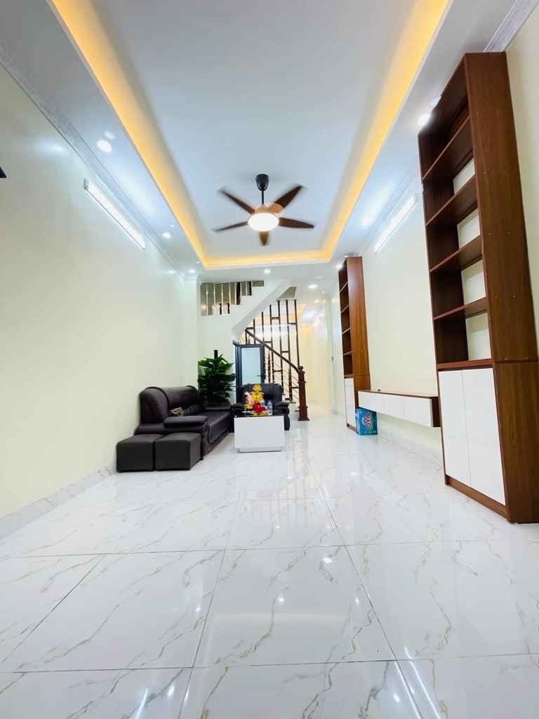 Bán nhà Khúc Thừa Dụ, Cầu Giấy, Ngõ thông, Gần phố, 2 thoáng, 45m2, Nhỉnh 9 tỷ