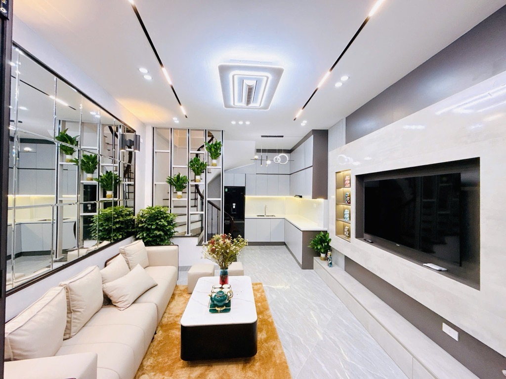 Bán nhà Trần Thái Tông, Cầu Giấy, Ngõ nông, Gần oto, 2 thoáng, 38m2, Chỉ nhỉnh 8 tỷ