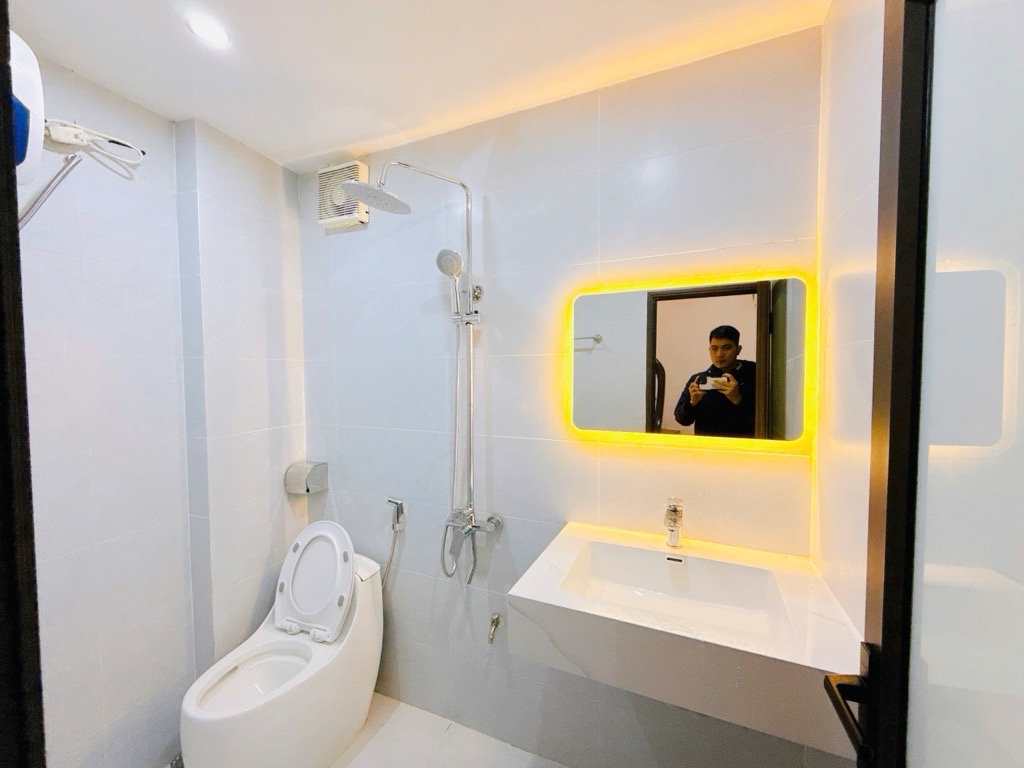 Bán nhà Trần Thái Tông, Cầu Giấy, Ngõ nông, Gần oto, 2 thoáng, 38m2, Chỉ nhỉnh 8 tỷ