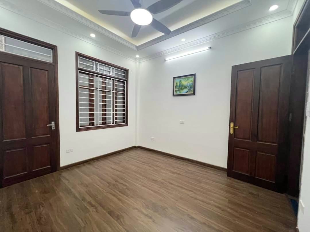 Bán nhà Xuân Thủy, Cầu Giấy, Ngõ thông, Thoáng trước sau, Gần oto, 37m2, 8 tỷ