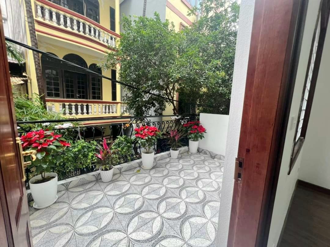 Bán nhà Xuân Thủy, Cầu Giấy, Ngõ thông, Thoáng trước sau, Gần oto, 37m2, 8 tỷ