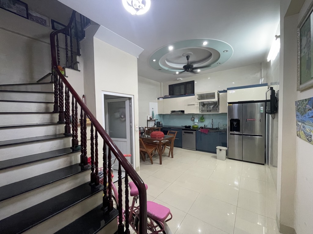 Bán nhà Phú Diễn, Oto đỗ cổng, Tiện ích đầy đủ, An ninh tốt, 53m2, Chỉ nhỉnh 9 tỷ