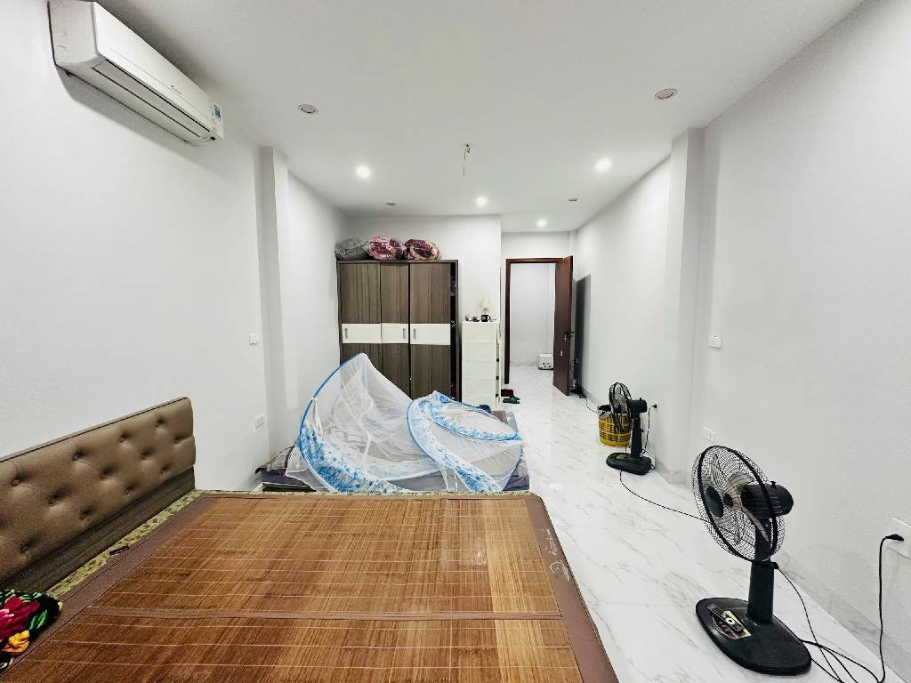 Bán nhà phố Nhân Mỹ, Mỹ Đình, 30m ra oto, Đầy đủ tiện ích, Nhà đẹp ở luôn, 35m2