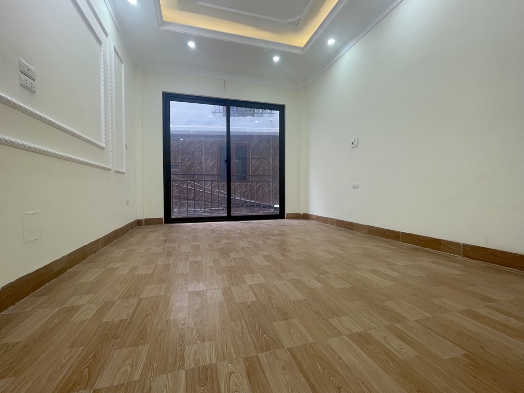 Bán nhà Hồ Tùng Mậu, Ngõ rộng thoáng, Gần phố, Nhà mới đẹp ở luôn, 36m2, Chỉ nhỉnh 8 tỷ