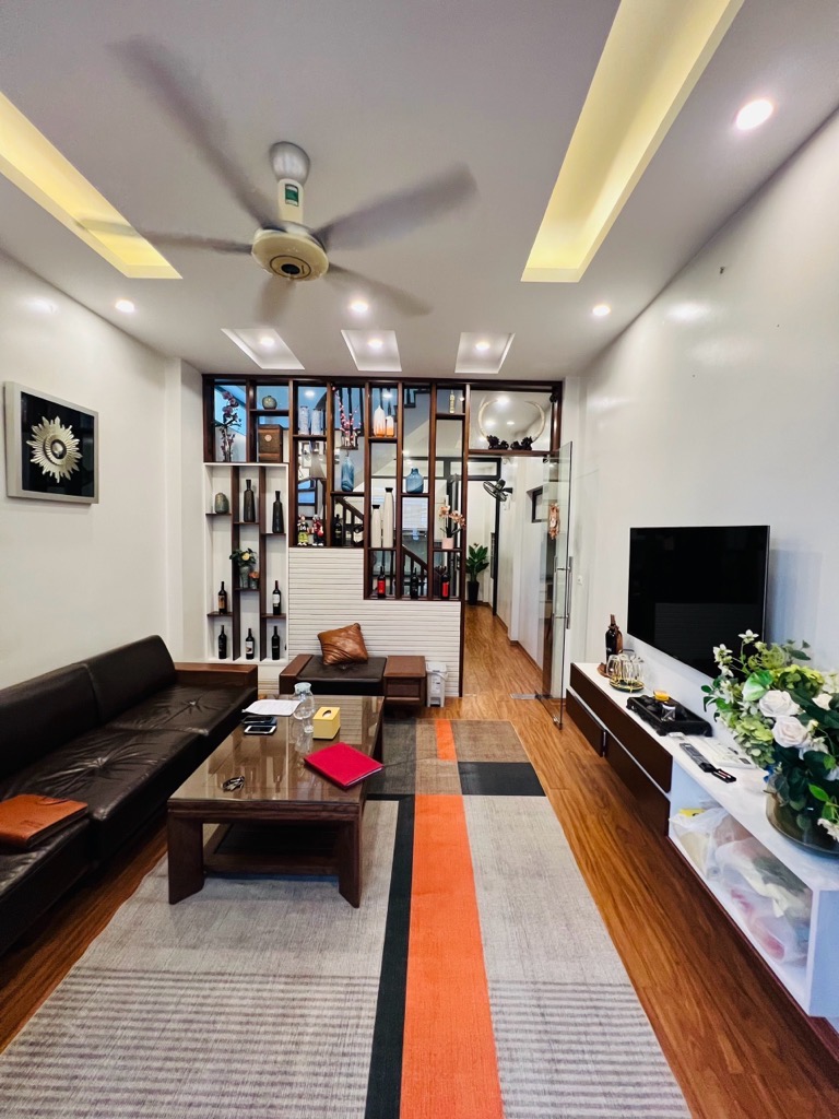 Bán nhà Lê Quang Đạo, Mỹ Đình, Ngõ nông, 1 nhà ra oto, 2 thoáng, Đầy đủ tiện ích, Nhà đẹp ở luôn, 32m2