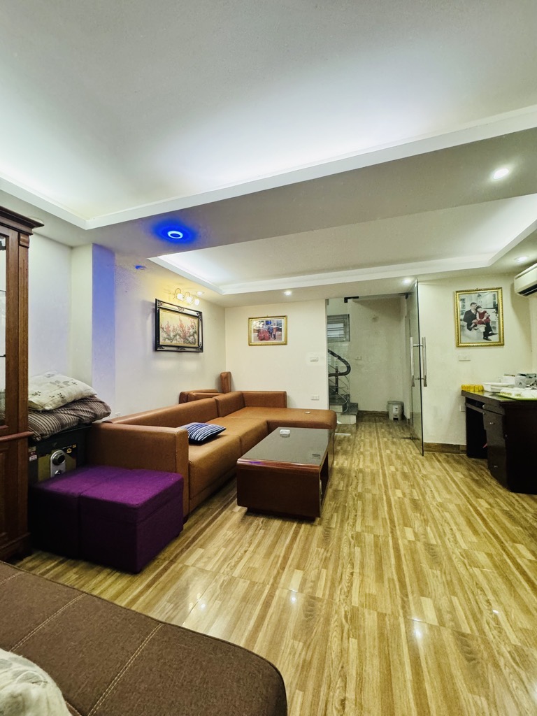 Bán nhà Phú Diễn, Phân lô, Oto vào nhà, 2 thoáng, Dân trí cao, Ngõ thông, Kinh doanh, 60m2 chỉ 1x tỷ