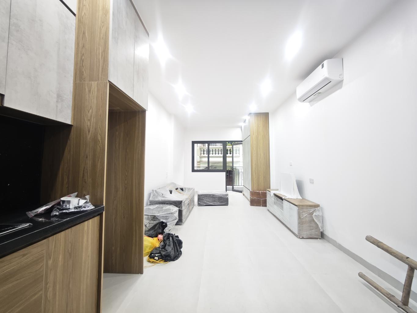 Bán nhà phố Trần Cung, Hoàng Quốc Việt, Phân lô, Oto vào nhà, Thang máy, Nội thất xịn, Kinh doanh, 52m2