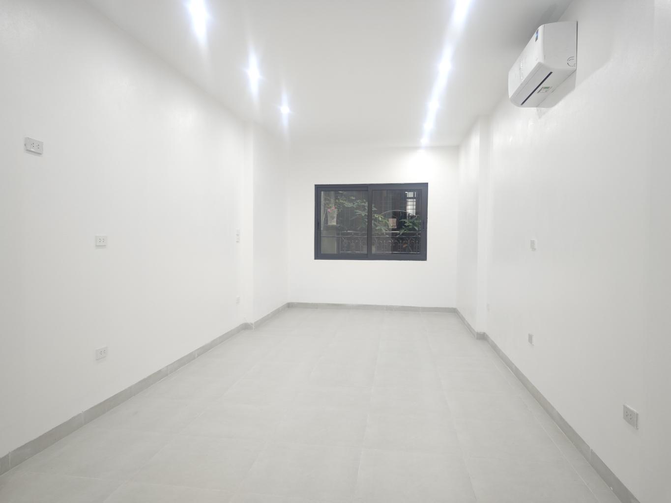Bán nhà phố Trần Cung, Hoàng Quốc Việt, Phân lô, Oto vào nhà, Thang máy, Nội thất xịn, Kinh doanh, 52m2