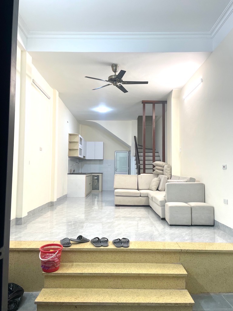 Bán nhà phố Đức Diễn, 50m ra oto, Ngõ rộng thoáng, An sinh tốt, Ở hoặc cho thuê, 40m2 chỉ nhỉnh 8 tỷ