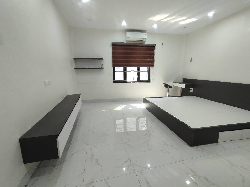 Nhà Đẹp 5 Tầng Cầu Diễn, 3 Bước Ra Ô Tô, An Sinh Tuyệt Đỉnh, Không Gian Sống Tuyệt Vời Cho Gia Đình Trẻ!