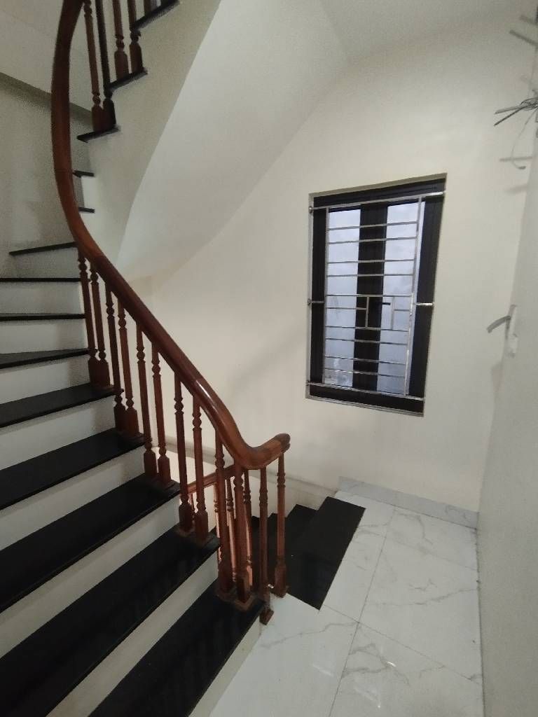 Nhà Đẹp 5 Tầng Cầu Diễn, 3 Bước Ra Ô Tô, An Sinh Tuyệt Đỉnh, Không Gian Sống Tuyệt Vời Cho Gia Đình Trẻ!