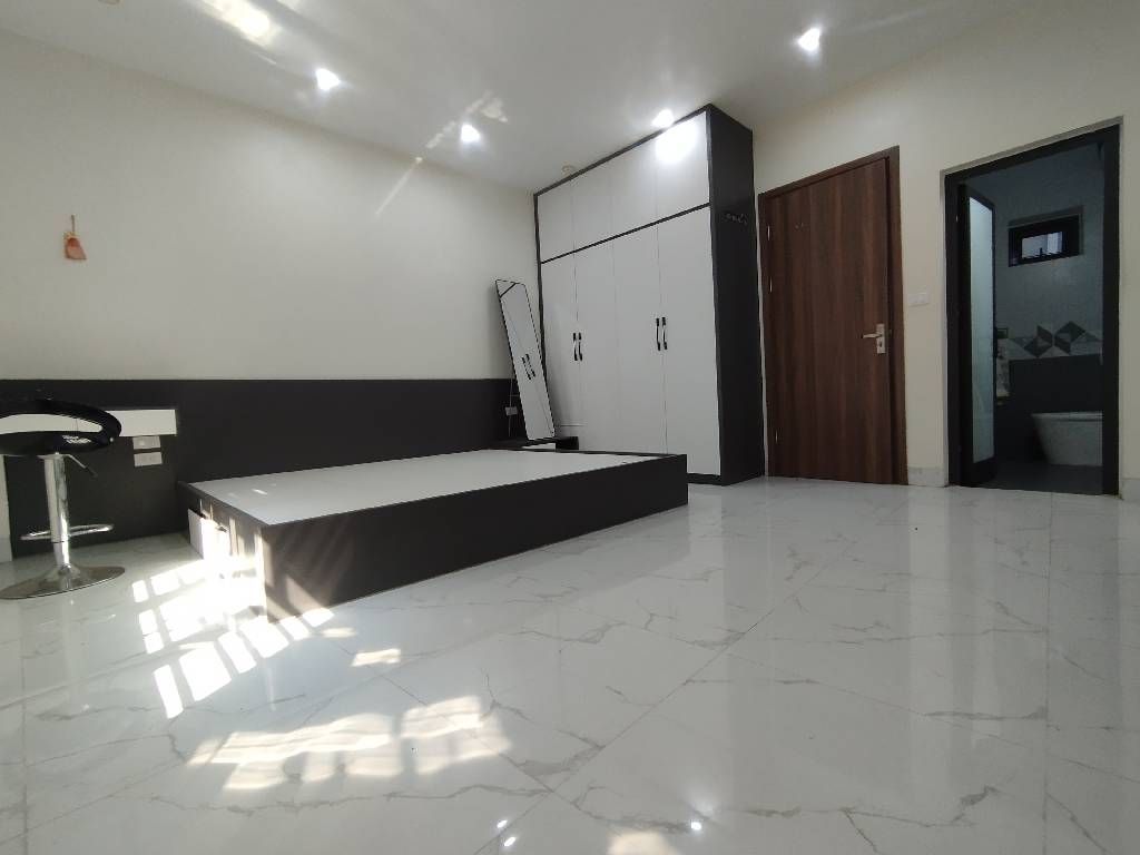 Nhà Đẹp 5 Tầng Cầu Diễn, 3 Bước Ra Ô Tô, An Sinh Tuyệt Đỉnh, Không Gian Sống Tuyệt Vời Cho Gia Đình Trẻ!