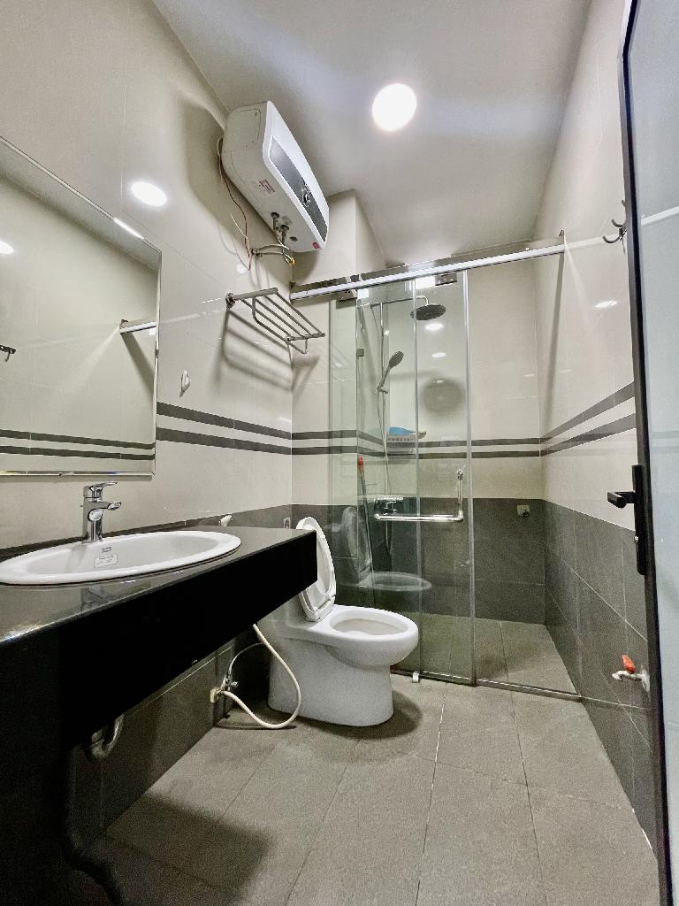 Nhà Mới Đẹp Cầu Diễn, 6 Tầng Hiện Đại, Khu Dân Trí Cao, Oto Gần Nhà, Không Gian Sống Lý Tưởng Cho Gia Đình Trẻ!