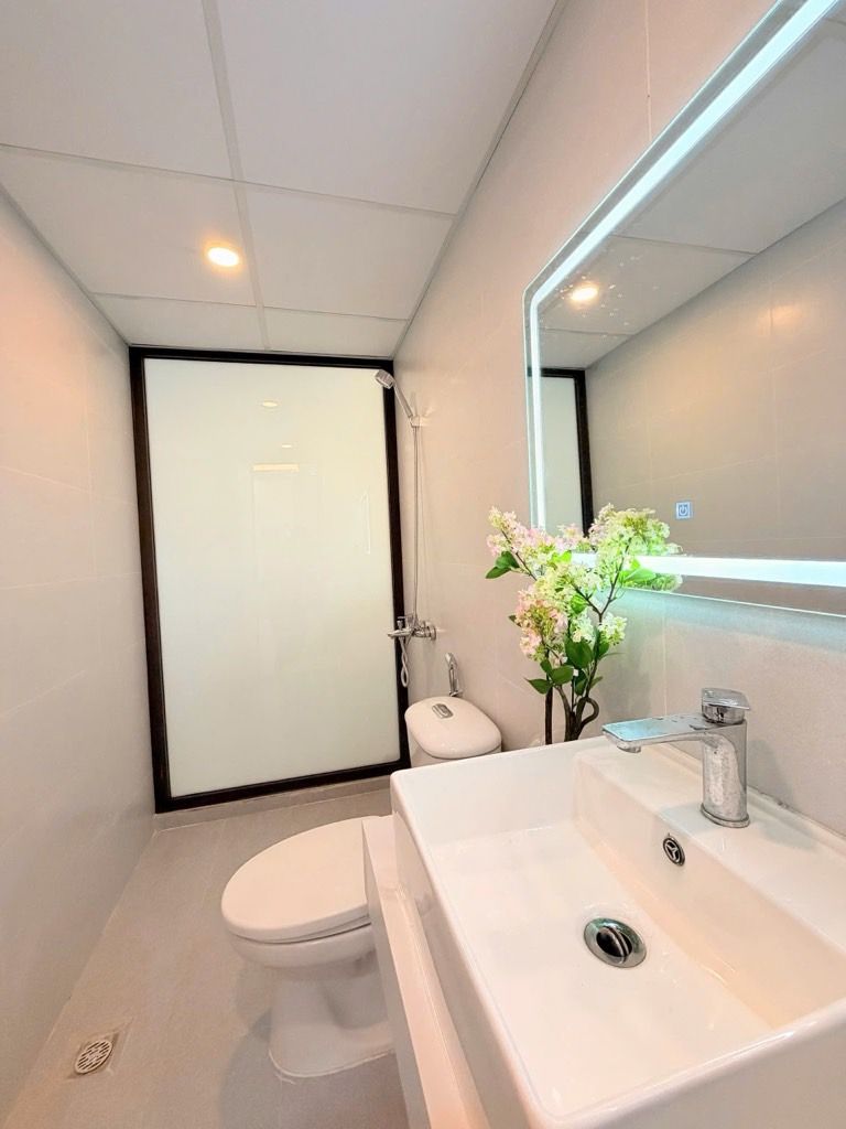 Chỉ nhỉnh 5 tỷ sở hữu ngay căn hộ 60m2, 2 ngủ 1WC siêu đẹp full nội thất chung cư Nam Trung Yên, Nguyễn Chánh