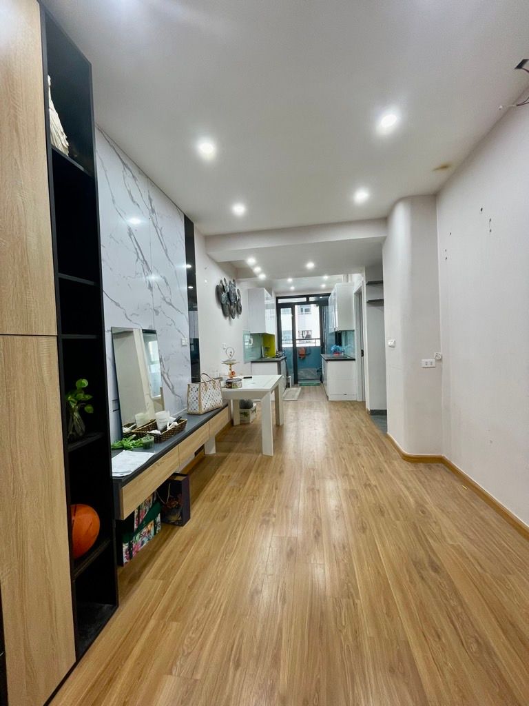 Siêu hiếm, Căn hộ chung cư 30T2 Nam Trung Yên, Nguyễn Chánh, 50m2, 2 ngủ 1WC, Full nội thất xịn, ở luôn chỉ nhỉnh 4 tỷ