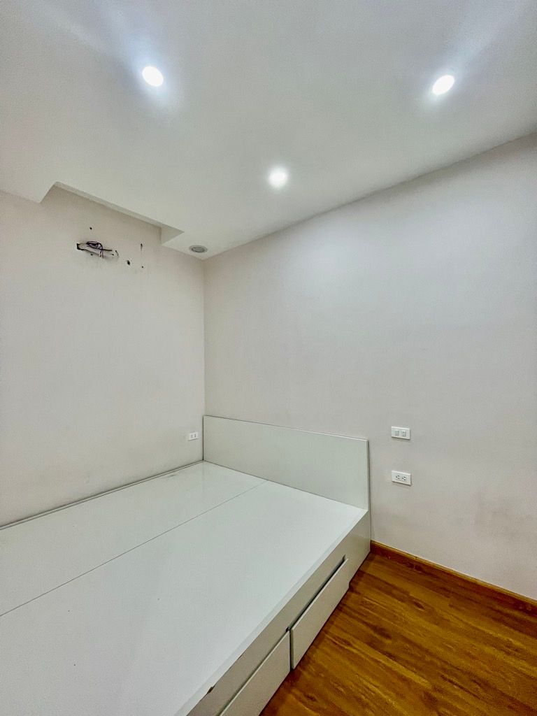 Siêu hiếm, Căn hộ chung cư 30T2 Nam Trung Yên, Nguyễn Chánh, 50m2, 2 ngủ 1WC, Full nội thất xịn, ở luôn chỉ nhỉnh 4 tỷ