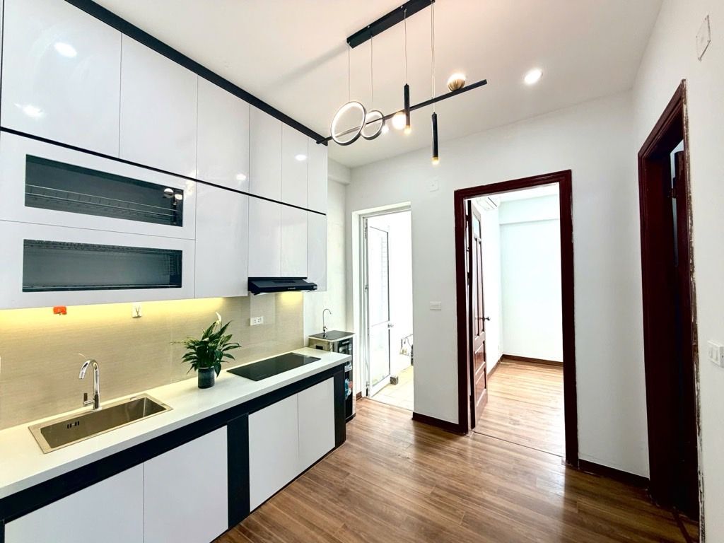 Cực Hiếm! Chỉ Nhỉnh 4 Tỷ Sở Hữu Ngay Căn Hộ 2 Ngủ 1WC KĐT TP Giao Lưu, Lô Góc 3 Thoáng, Nội Thất Mới Đẹp, Ở Luôn