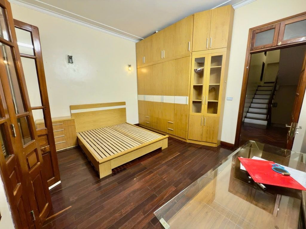 Nhà đẹp phân lô, Trần Quốc Hoàn, Cầu Giấy, Oto tránh, 30m ra phố, Ở hoặc cho thuê, 50m2 chỉ 2x tỷ