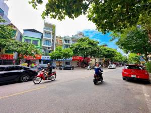 Bán nhà đẹp 5 tầng chỉ nhỉnh 7 tỷ phố Phú Diễn, Gần oto, Sát phố, 2 thoáng, Full nội thất, Ở hoặc cho thuê