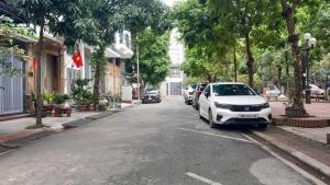 Siêu Phẩm Xuân Phương, Nhà Đẹp Phân Lô, Vỉa Hè Rộng, Ô Tô Đỗ Cửa, Thang Máy Xịn, Ở Sướng, Cho Thuê Sinh Lời Ngay!