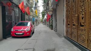 Siêu Phẩm Lạc Long Quân, Nhà Đẹp Lung Linh, Lexus Đỗ Cửa, 3 Bước Ra Phố, Thang Máy Xịn, Full Nội Thất, Chỉ Việc Ở Ngay!