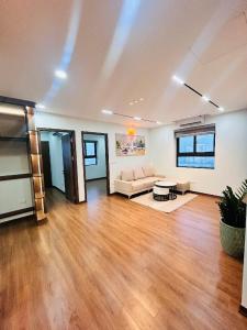 Cực hiếm! Chỉ nhỉnh 6 tỷ sở hữu ngay căn hộ 3 ngủ, lô góc siêu đẹp KĐT  Nam Trung Yên