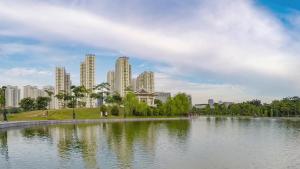 Cực Hiếm! Chỉ Nhỉnh 4 Tỷ Sở Hữu Ngay Căn Hộ 2 Ngủ 1WC KĐT TP Giao Lưu, Lô Góc 3 Thoáng, Nội Thất Mới Đẹp, Ở Luôn