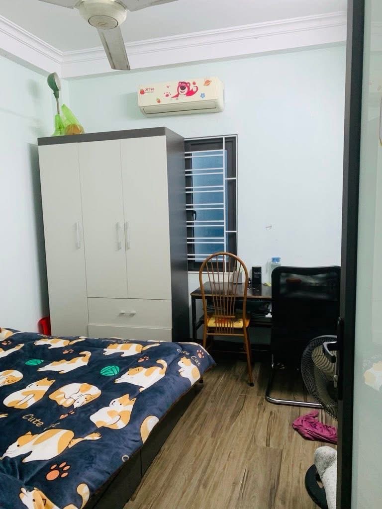 Nhà dân xây Ngọc Thuỵ- Ô tô đỗ cổng ngày đêm- 6.X Tỷ