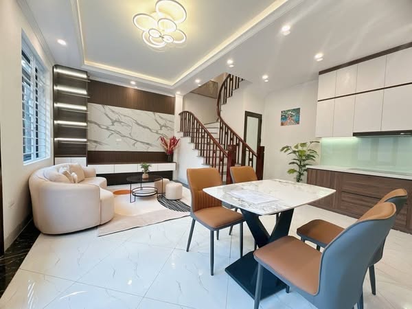 BÁN NHÀ KIM NGƯU, QUẬN HAI BÀ TRƯNG, DT 40M2 x HƠN 6 TỶ, NGÕ THÔNG KHẮP NGẢ, 10M RA Ô TÔ TRÁNH ĐỖ CỬA NGÀY ĐÊM, NGÕ RỘNG 4M