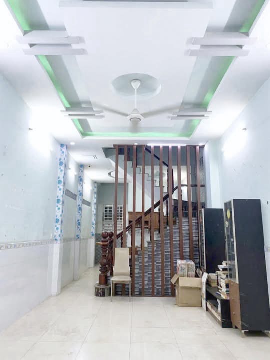 Nhà đẹp 4-6 tỷ Hồ Chí Minh , rộng rãi , DTSD lên đến : 260m ,4 tầng ,4 PN ,3 WC - tiện ích xung quanh đầy đủ : Bệnh Viện ,Trường Học, Chợ ,Sát Tân Phú