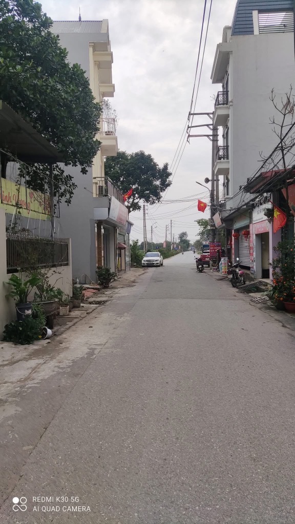 * BÁN * ĐẤT * ĐẸP * YÊN * VIÊN *