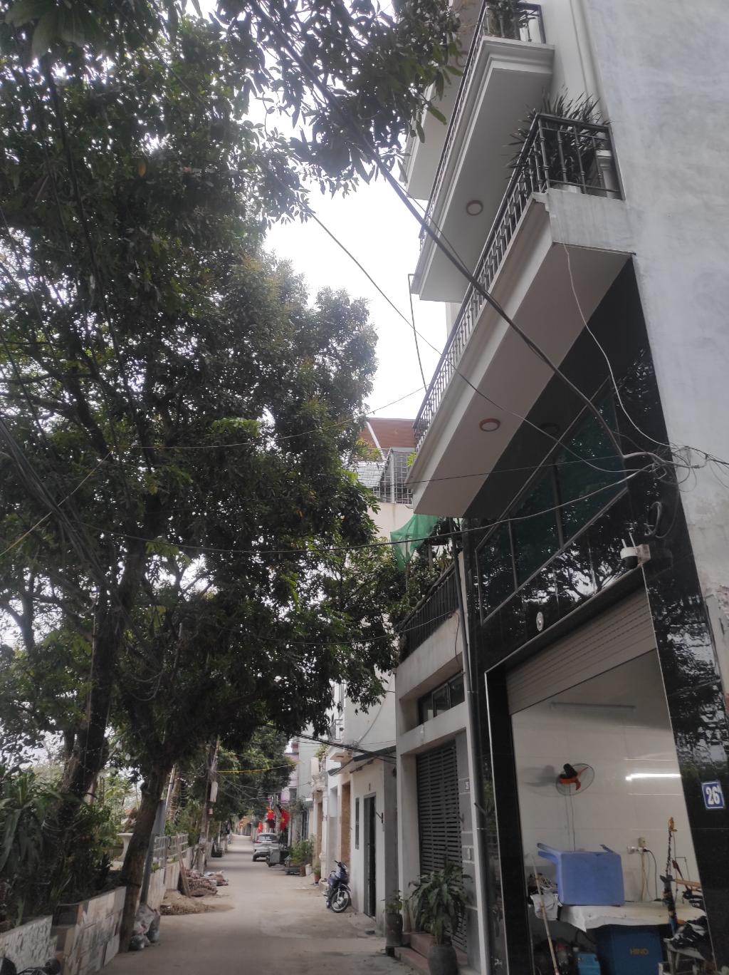 * BÁN * ĐẤT * ĐẸP * YÊN * VIÊN *