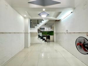 XE HƠI ĐỖ CỬA - HẺM THÔNG - GIÁ TỐT - NGANG 5,2 X 15,3 - 5PN - GIÁ CHỈ NHỈNH 10 TỶ