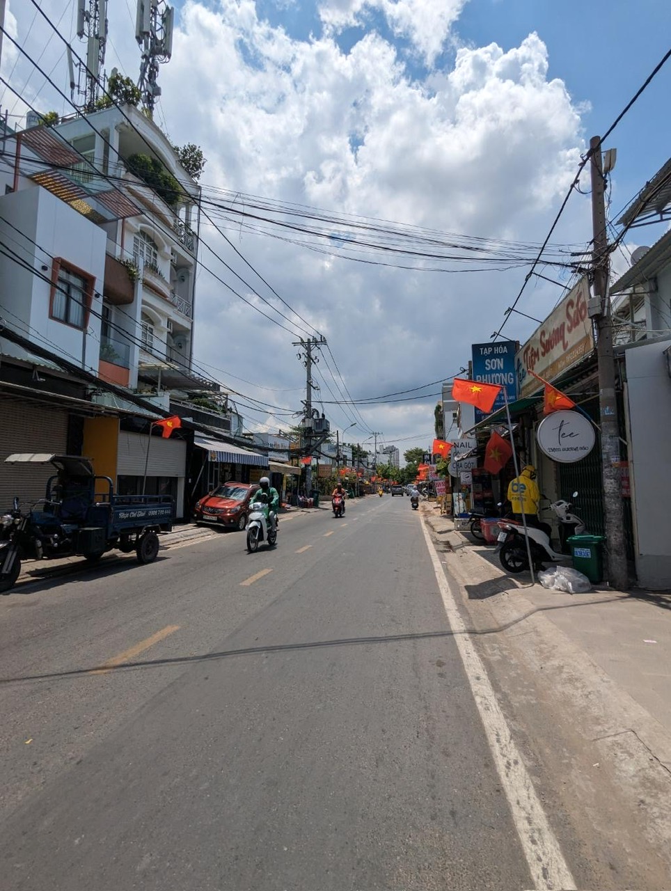 Bán nhà mặt tiền Quận 7 Ngang hơn 5m cao 5 Tầng có sẵn thang máy 8 Phòng ngủ