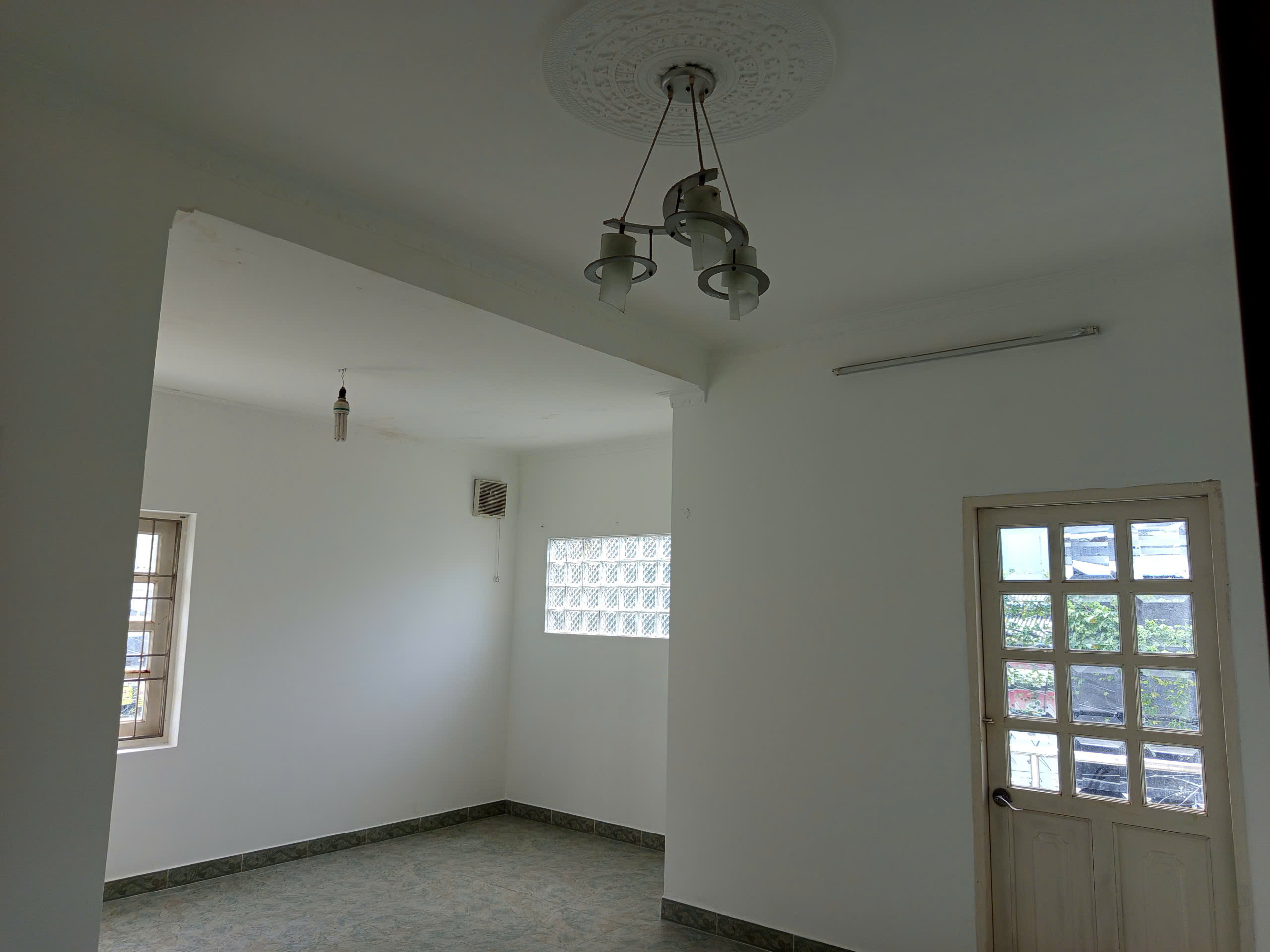 Bán hoặc cho thuê tòa nhà 4 Tầng 2 mặt tiền đường NDTrinh Quận 2