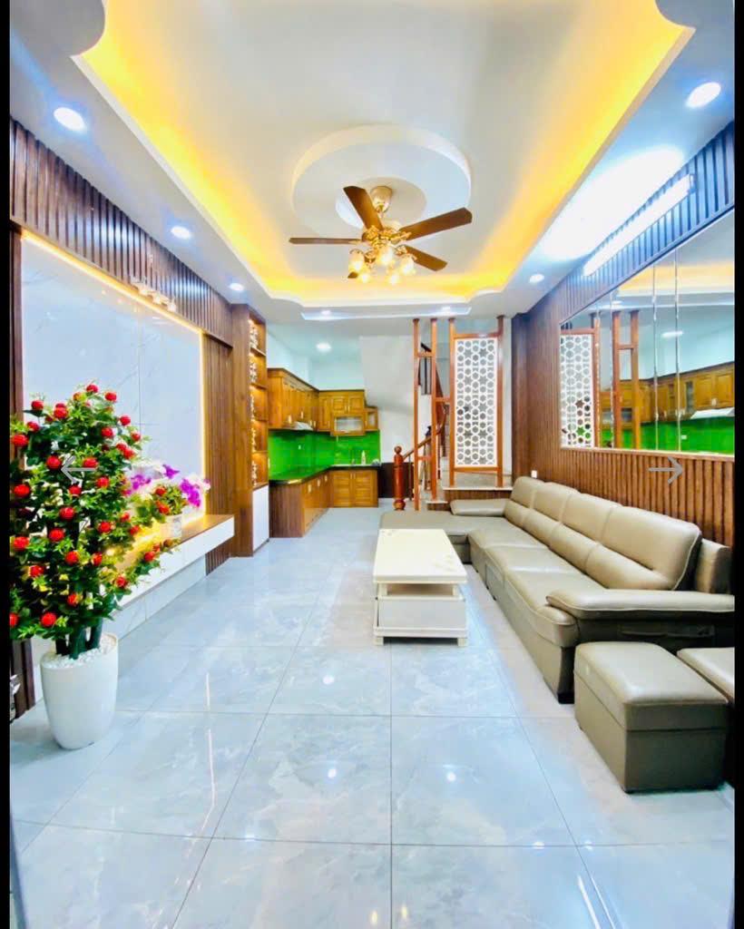 NHÀ HIẾM THUỘC LÔ PHÂN KHU MỚI tại PHỐ NGŨ NHẠC - HOÀNG MAI (32m,3.8x8m chỉ 5,5 TỶ )