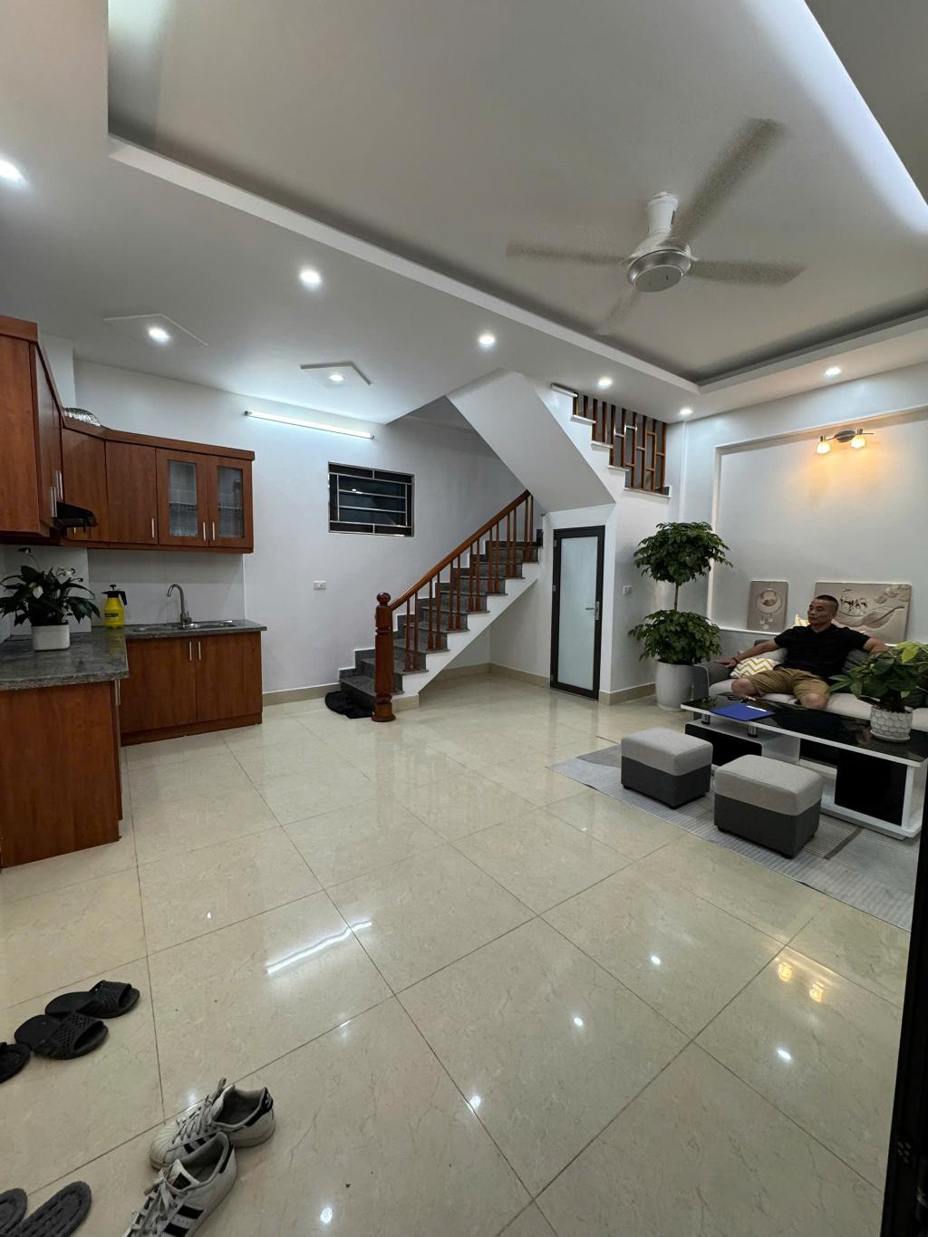 Bán nhà Xuân Đỉnh, 35 m2, oto đậu cửa 8.2 tỷ