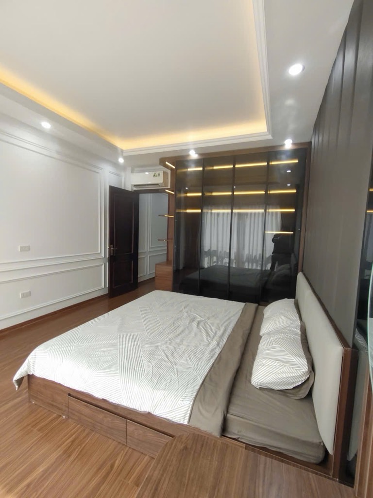 Phú Thượng,7 tầng,thang máy, oto đậu cửa 11 tỷ