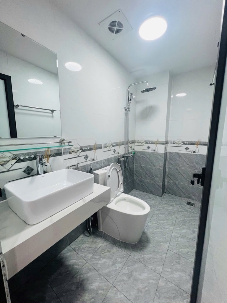 Phú Thượng,7 tầng,thang máy, oto đậu cửa 11 tỷ