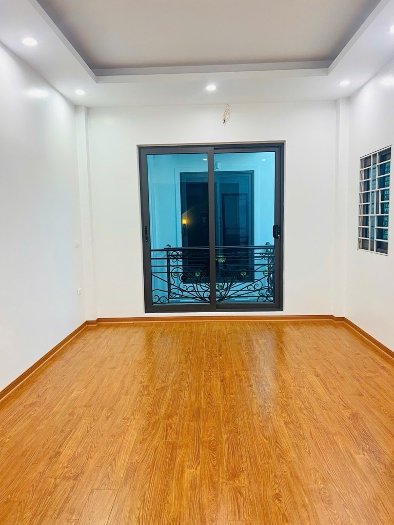 Phú Thượng,7 tầng,thang máy, oto đậu cửa 11 tỷ