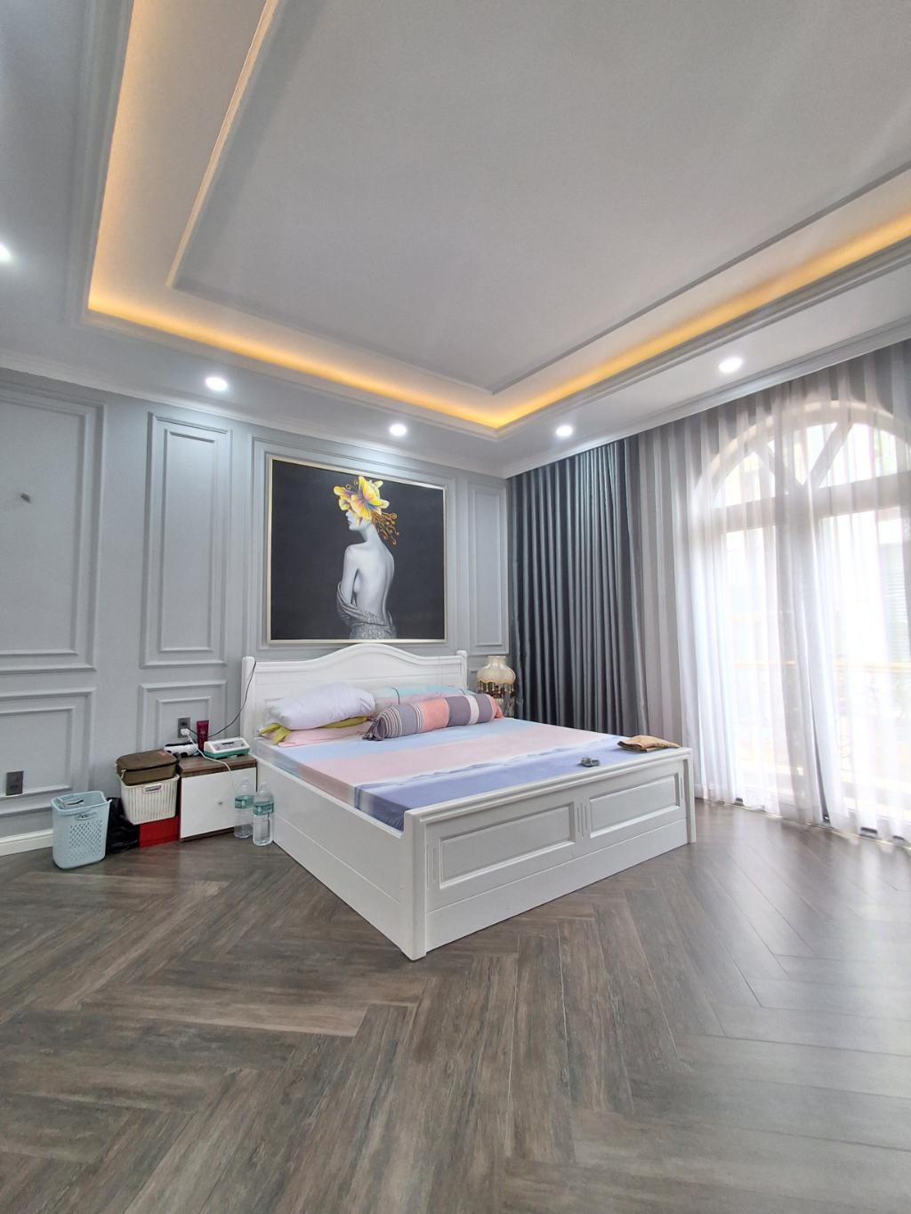 NHÀ CAO TO 5 TẦNG - CÁCH ĐƯỜNG NGUYỄN DUY TRINH 50M - GIÁ BÁN CHỈ 13 TỶ