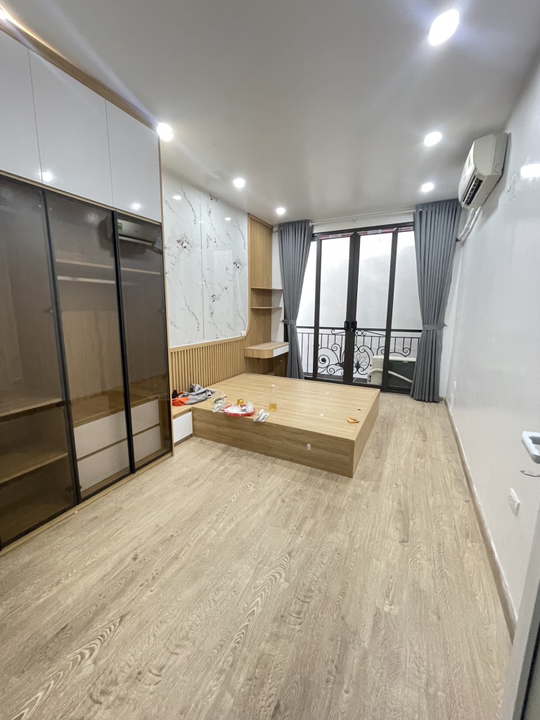 Chỉ Hơn 7 Tỷ Có Ngay Nhà Trung Tâm Cầu Giấy 35m 5 Tầng,Tiện ích,Mới Xây