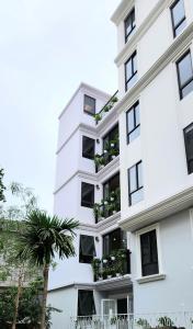 NHÀ PHỐ SÀI ĐỒNG - 3 BƯỚC HỒ ĐIỀU HOÀ, Ô TÔ TRÁNH - FULL NỘI THẤT.