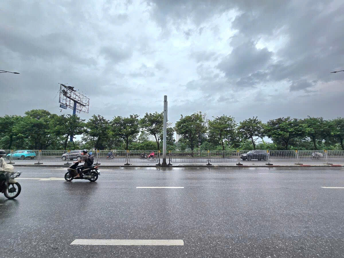 BÁN NHÀ MẶT ĐƯỜNG GIẢI PHÓNG HÀ NỘI - MẶT PHỐ LỚN - TRUNG TÂM DI CHUYỂN BẮC NAM.