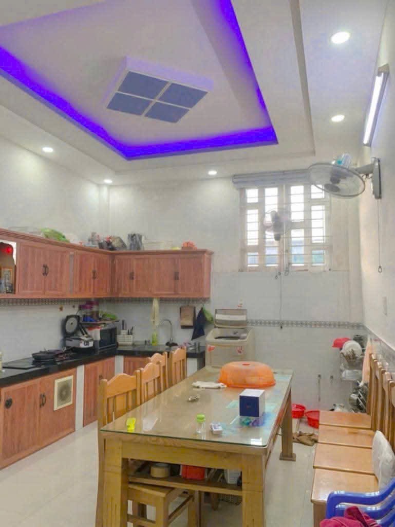 Nhà đẹp, 4 tang - hẻm xe tải - 52m2 - giá bán 4,6 tỷ- gần ảo e Tan Phu