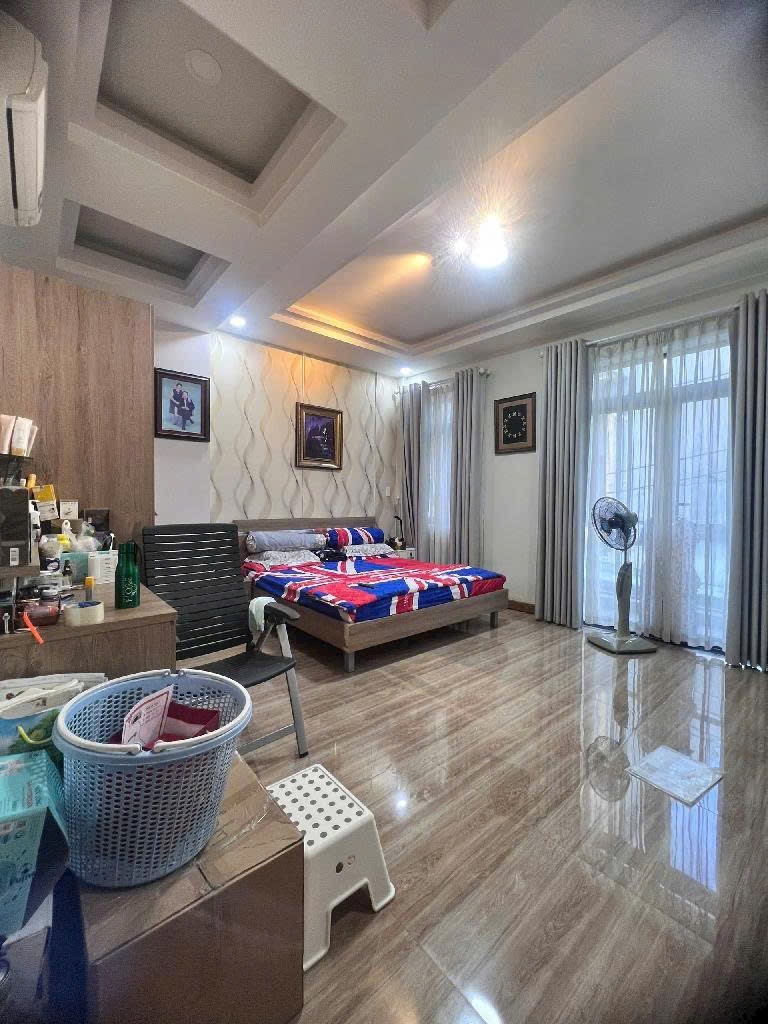 Nhà đẹp, 4 tang - hẻm xe tải - 52m2 - giá bán 4,6 tỷ- gần ảo e Tan Phu