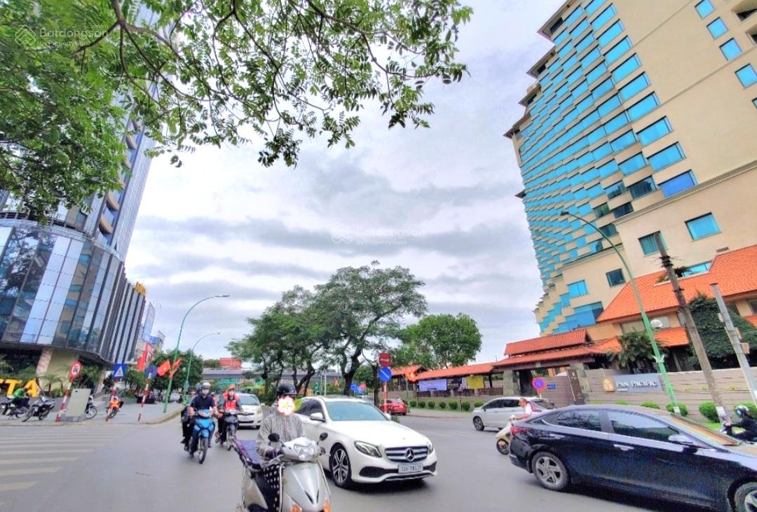 Bán nhà 3 tầng 36m², 4PN, 3WC, Nghi Tàm - Tây Hồ - 7.6 tỷ