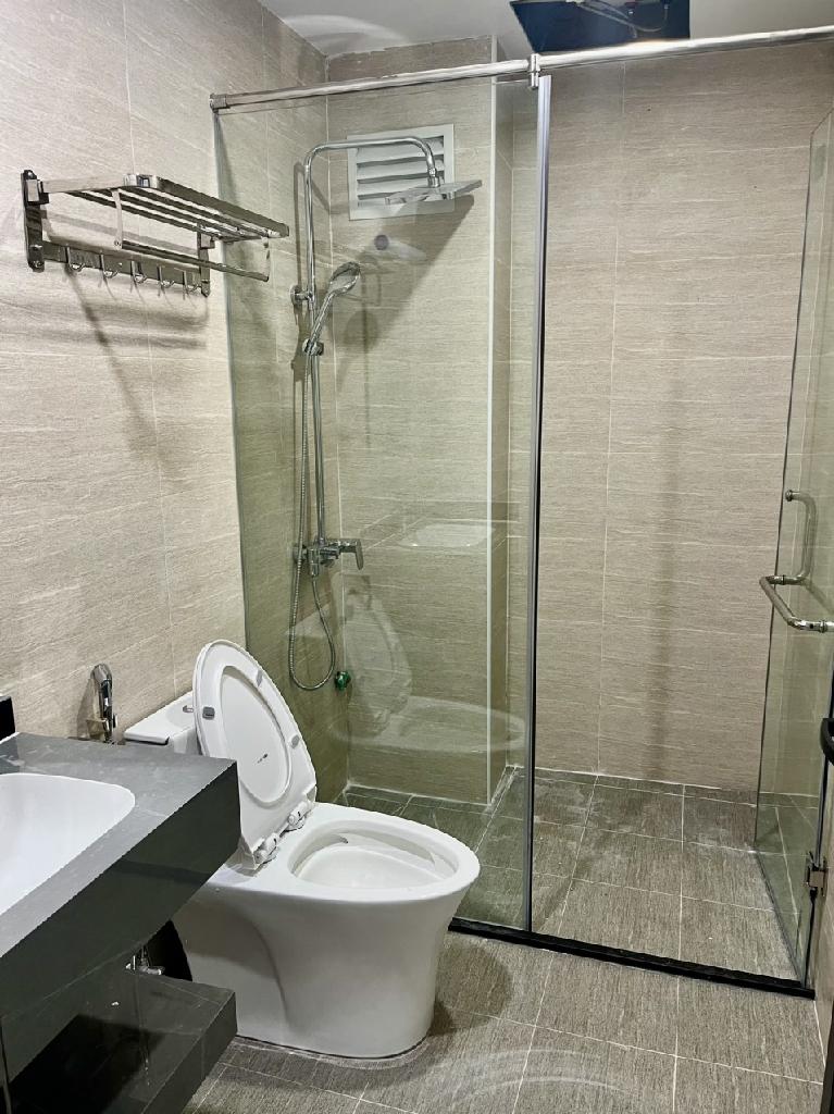 BÁN NHÀ 5 TẦNG MỚI - DIỆN TÍCH 33m² - MẶT TIỀN 4,15m, NỞ HẬU, Ô TÔ ĐỖ CỬA - YÊN NGHĨA, HÀ ĐÔNG (T165.287.32)